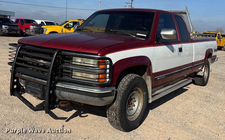 1991 Chevrolet K2500 Ext. Cab pickup truck - ER4759