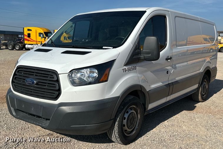 2018 Ford Transit 150 van - ER4779