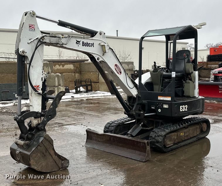 2012 Bobcat E32 mini excavator - DN0892