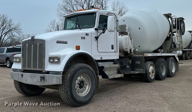 2003 Kenworth W900 ready mix truck - DN0937