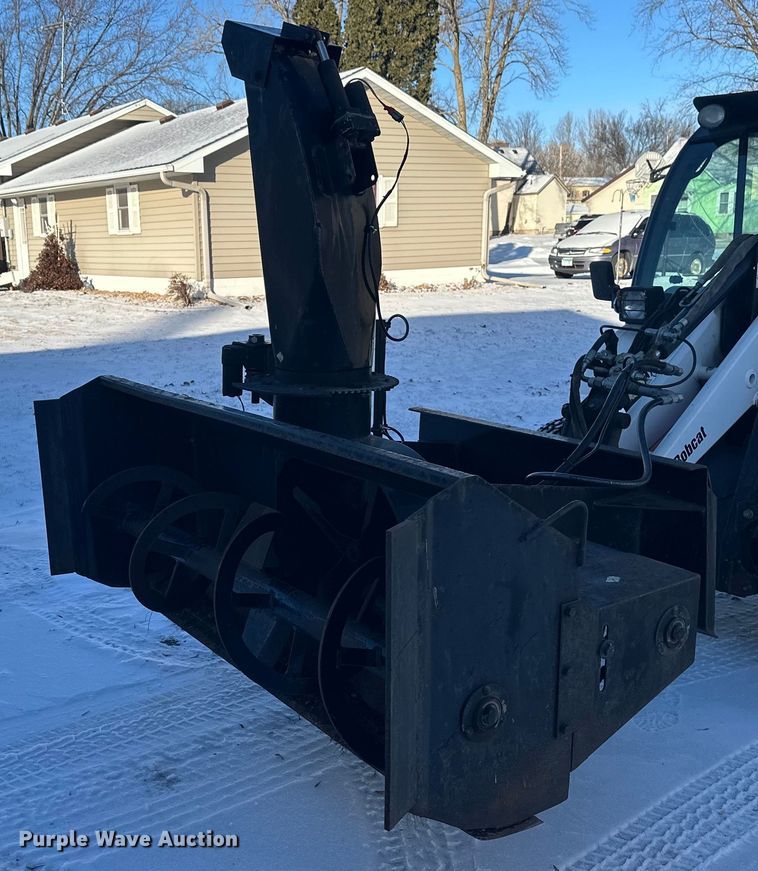 Loftness  skid steer snow blower - DN0940