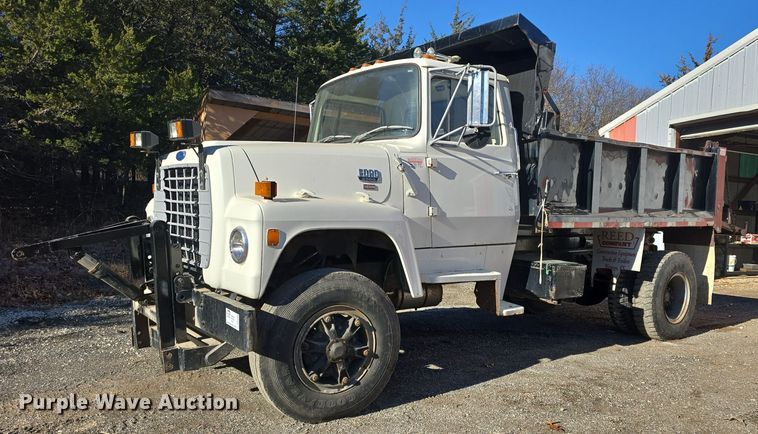 1986 Ford L8000 dump truck - DQ5340