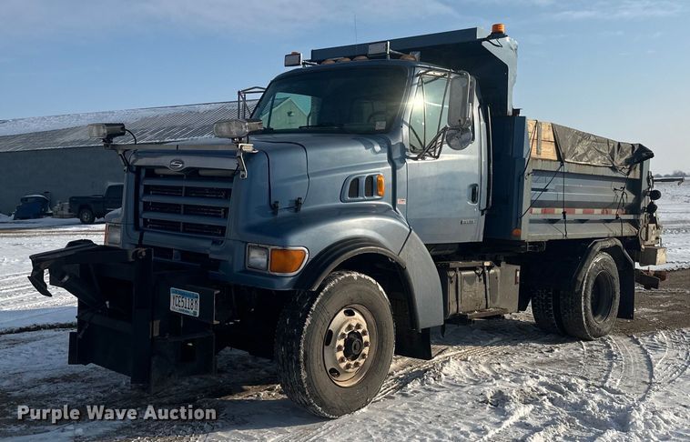 2000 Sterling L8511 dump truck - DV0548