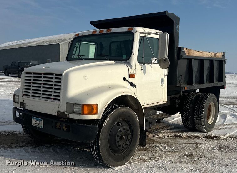 2001 International 4700 dump truck - DV0549