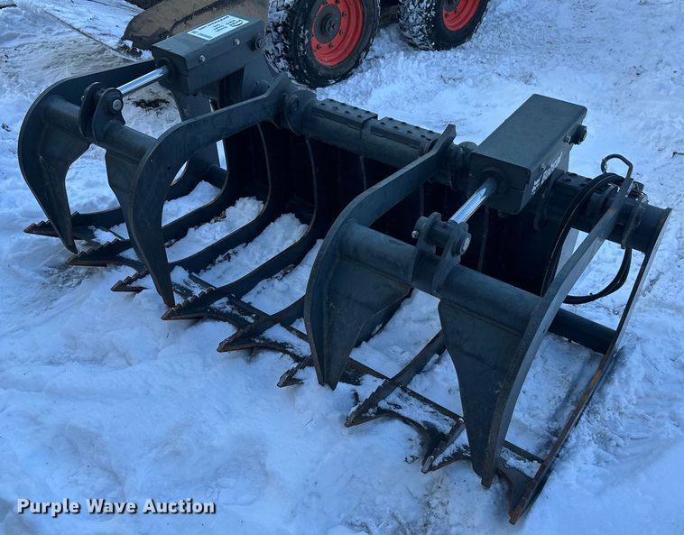 2021 Bobcat  72" W skid steer rock grapple bucket - DV0563