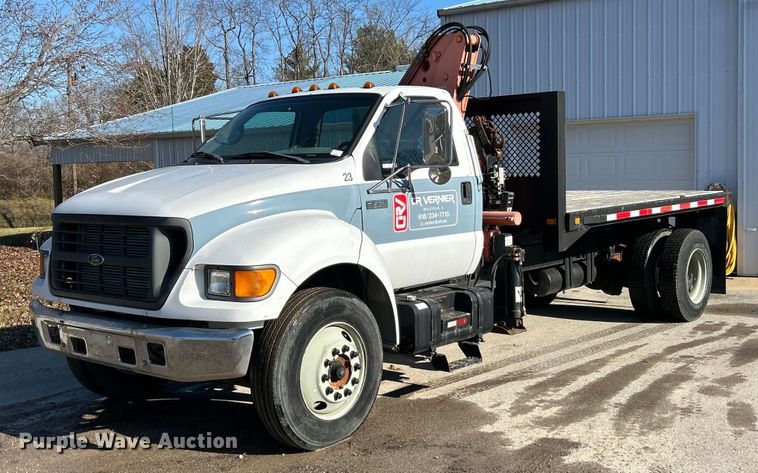 2001 Ford F750 Super Duty crane truck - NJ9729