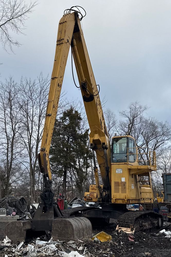 2001 Komatsu PC450LC-6K material handler - OG9782