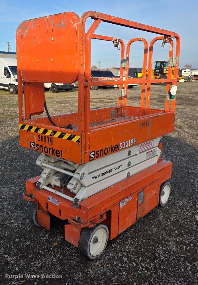 2018 Snorkel S3219E scissor lift - YA0147
