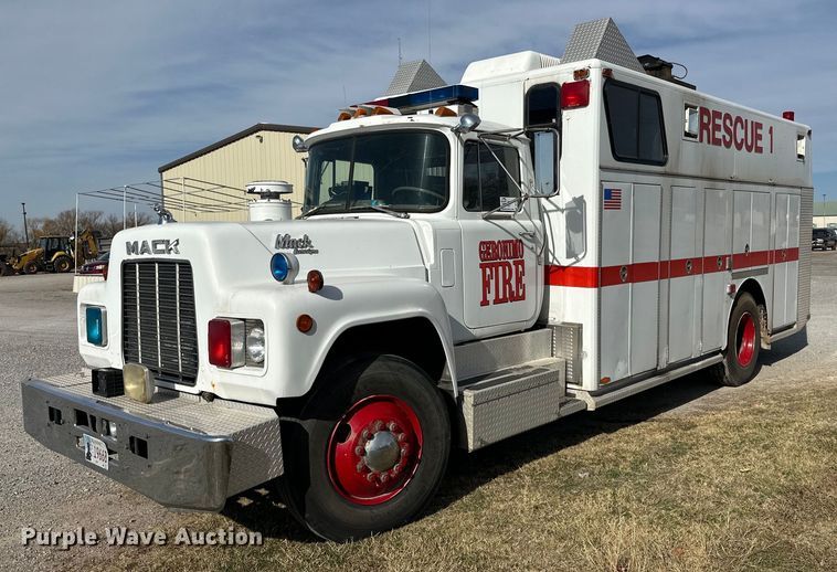1983 Mack R686FC rescue vehicle - DP6090