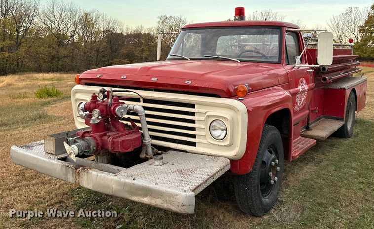 1966 Ford F600 pumper fire truck - DR2731
