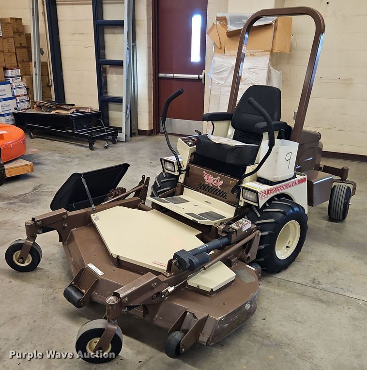 2009 Grasshopper 729T6 ZTR lawn mower - EI8778