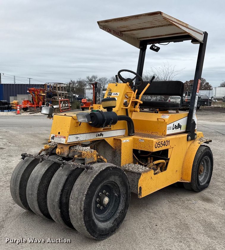 2004 LeeBoy 420 pneumatic roller - EJ3415