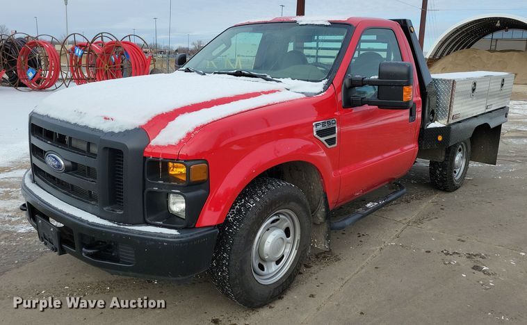 2010 Ford  F250 Super Duty flatbed pickup truck - OH9505