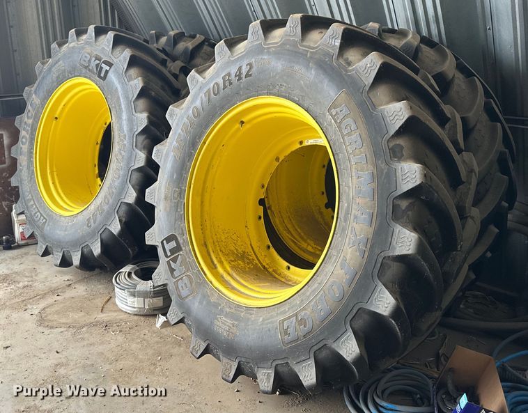 (4) 710/70R42 sprayer tires and wheels - ER8578