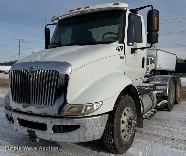 2012 International TranStar 8600 semi truck - DH9663