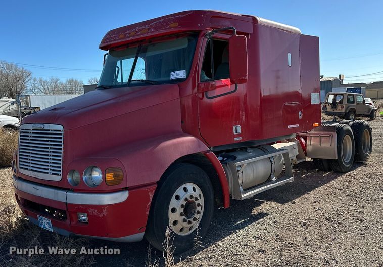 1998 Freightliner FLC112 semi truck - DP6093