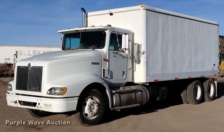 1998 International 9400 box truck with mud mixing system - DV6627