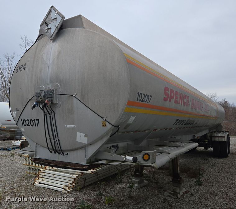 1984 Custom Trailers tank trailer - DX1628
