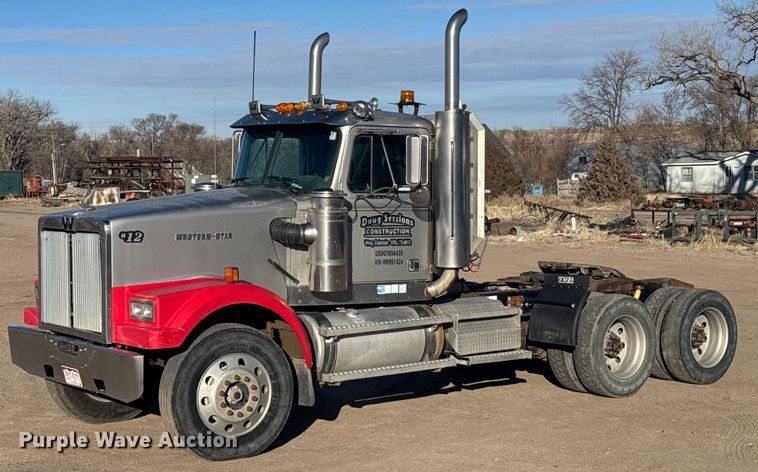 1998 Western Star 4964F semi truck - DX3942