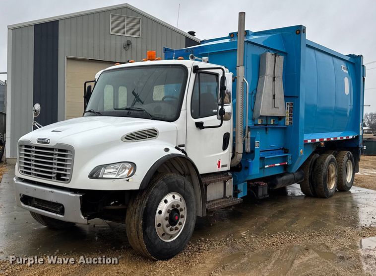 2006 Freighltiner Business Class M2 refuse truck - EG7113