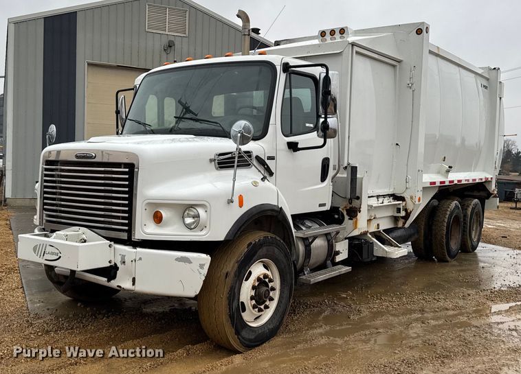 2006 Freightliner Business Class M2 refuse truck - EG7114
