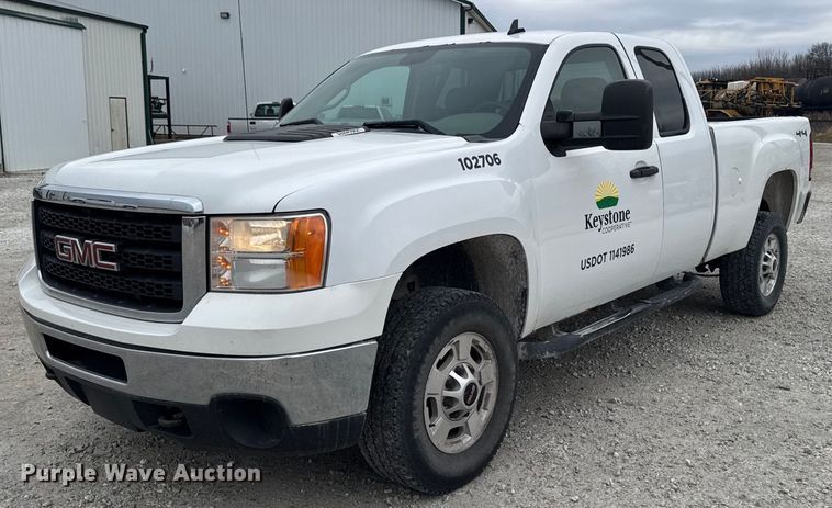 2011 GMC Sierra 2500HD Ext. Cab pickup truck - DW2446