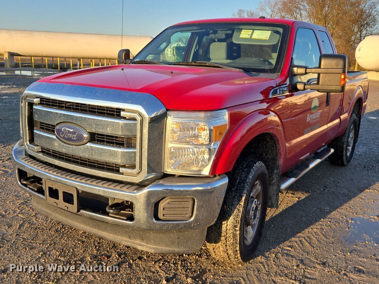 2015 Ford F250 Super Duty SuperCab pickup truck - DX1549