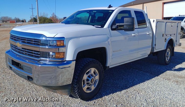 2018 Chevrolet  Silverado 2500HD Double Cab utility bed pickup truck - EO0502