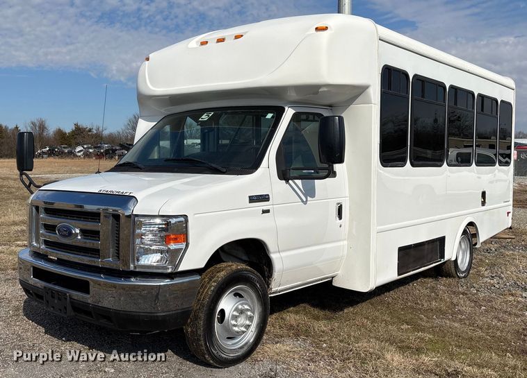 2019 Ford E350 shuttle bus - OK9512
