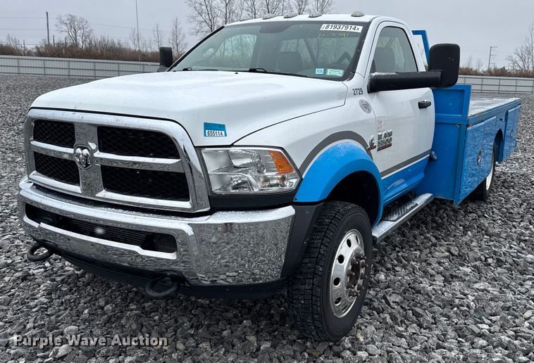 2016 Dodge Ram 5500 flatbed truck - YA0143