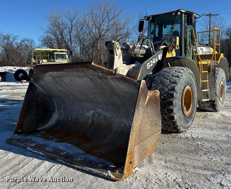 2010 John Deere 824K wheel loader - DH9664