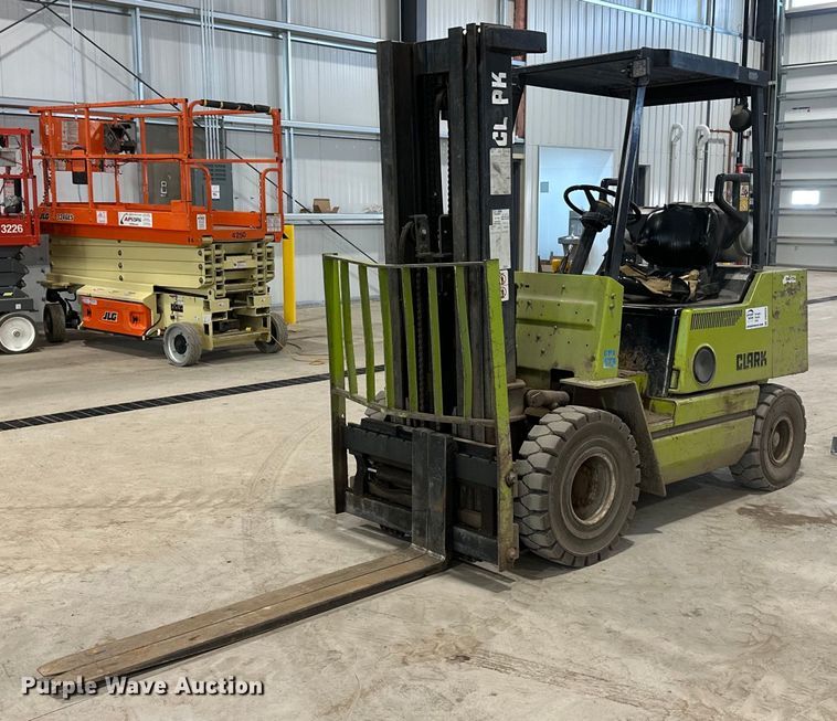 Clark GPX25 forklift - DN0926