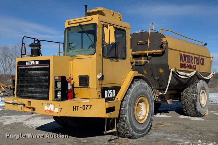 Caterpillar D25D water wagon - DO0229