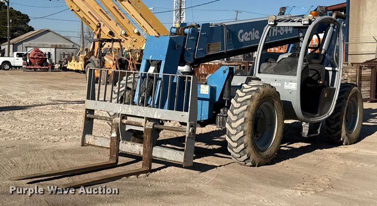 2012 Genie GTH844 telehandler - DO2611