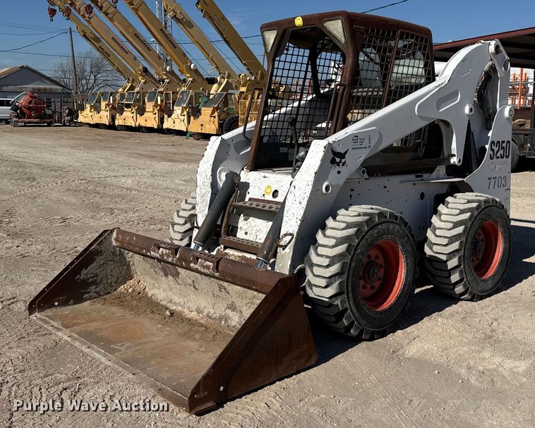 2007 Bobcat S250 skid steer loader - DO2613