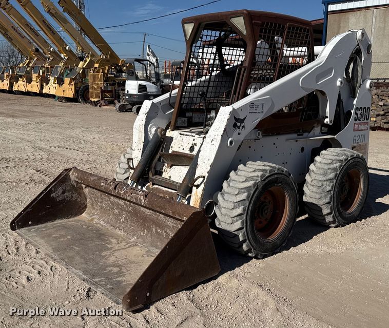 2010 Bobcat S300 skid steer loader - DO2614