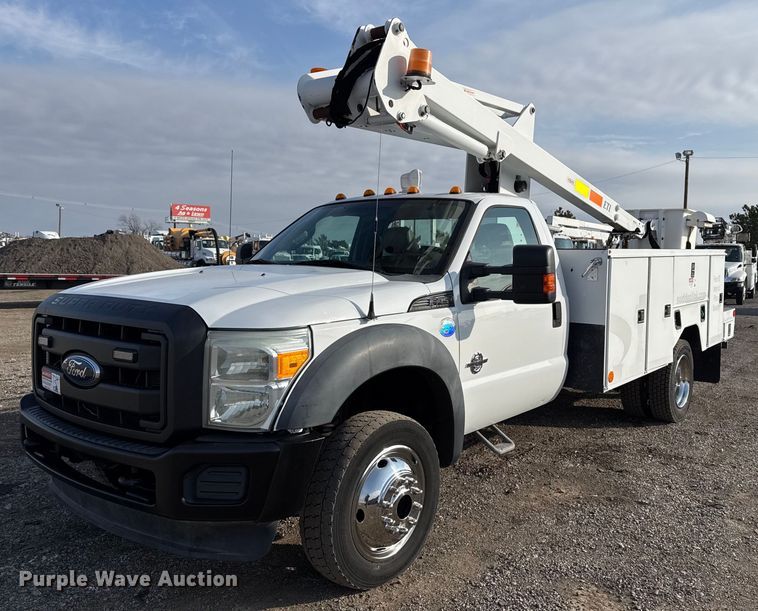 2011 Ford F450 Super Duty bucket truck - EG2437