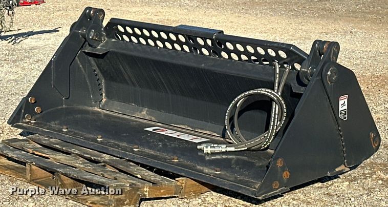 JCT 72" W skid steer bucket - ER4814