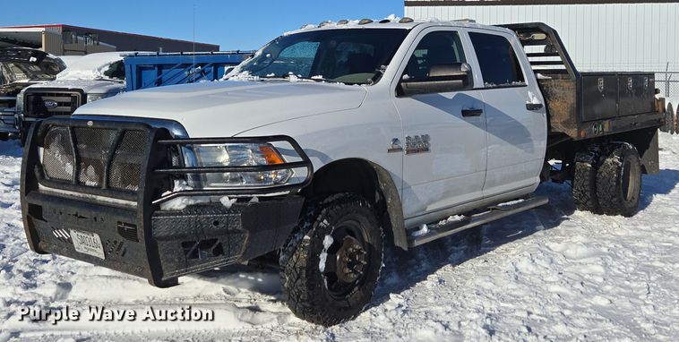 2017 Dodge Ram 3500 Crew Cab flatbed pickup truck - ER5065