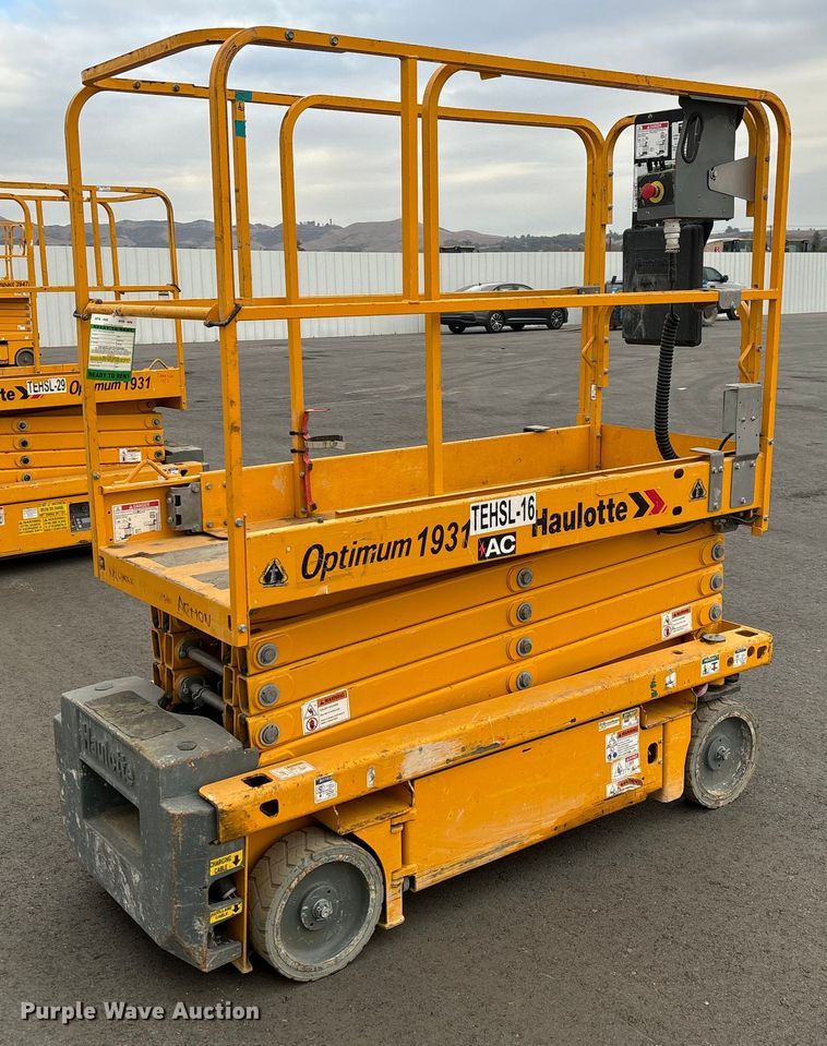 2018 Haulotte 1931E scissor lift - YA0183