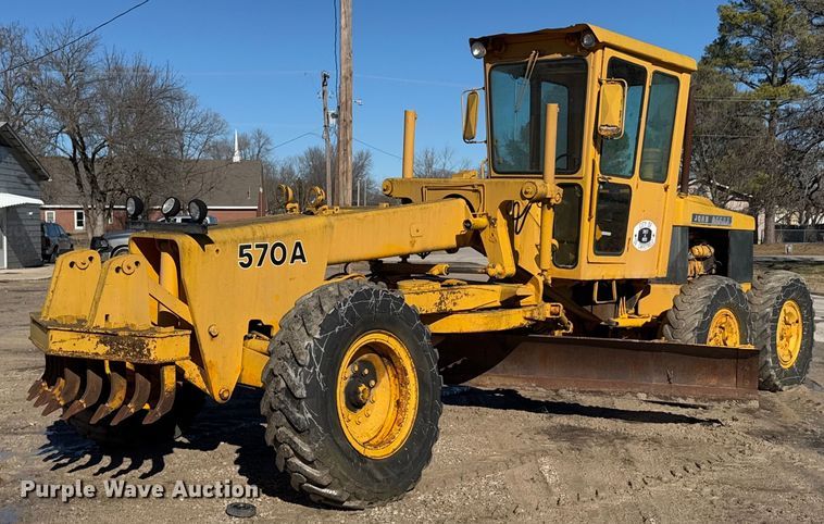 1981 John Deere 570A motor grader - DO0239