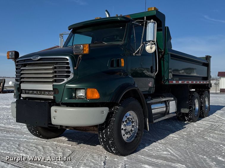 2007 Sterling LT9500 dump truck - DW2492