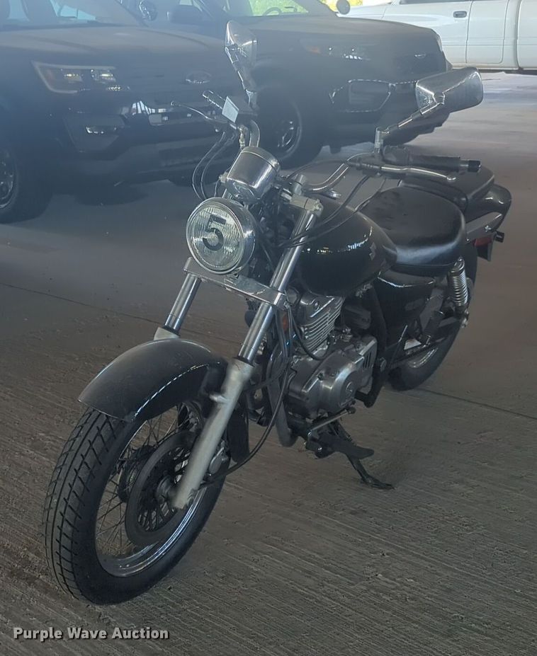 2009 Suzuki GZ250 motorcycle - EQ2120