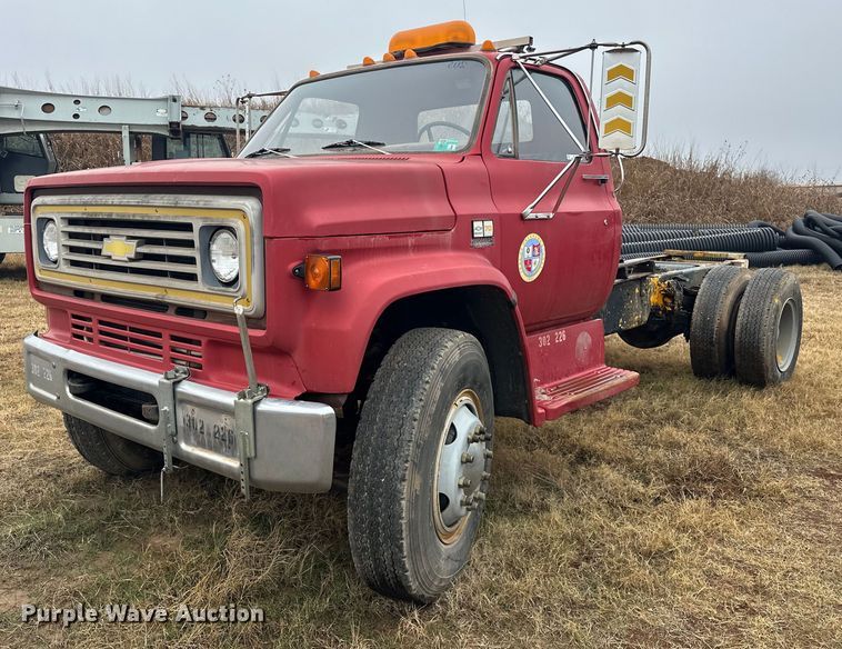 1986 Chevrolet C70 truck cab and chassis - ER1036