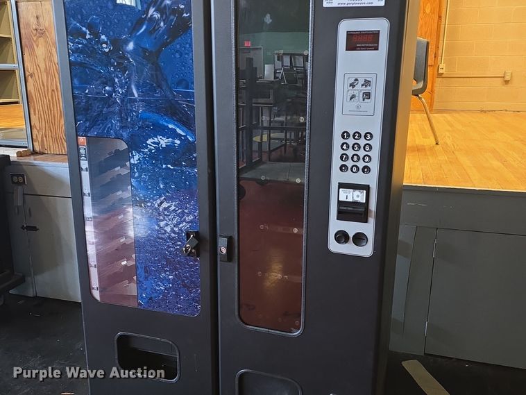 (2) vending machines - NI9383