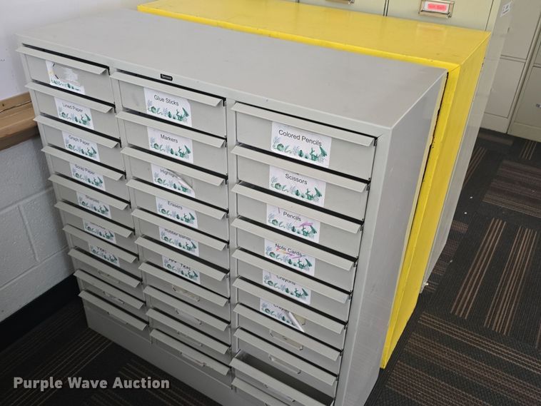 (3) storage cabinets - NI9395