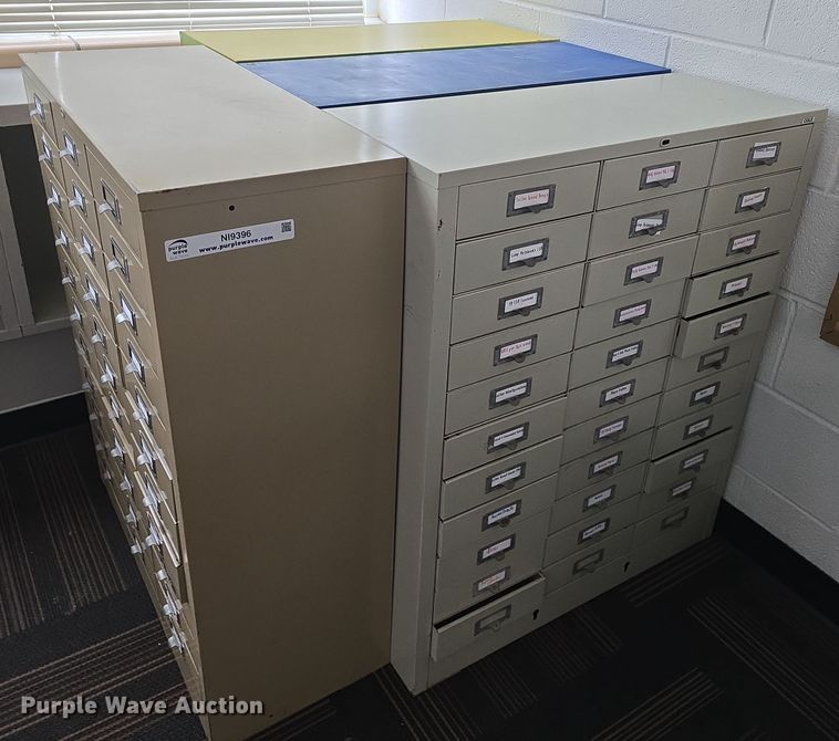 (4) storage cabinets - NI9396
