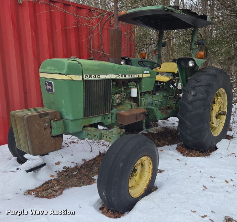 1976 John Deere 2640 tractor - DH9774