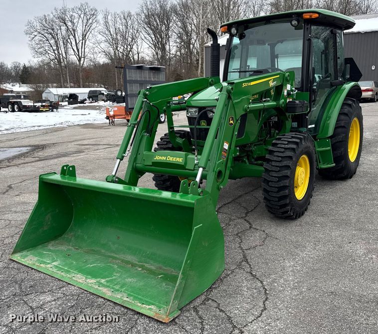 2022 John Deere 5075E MFWD tractor - DH9775