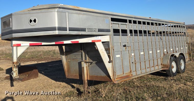 1991 Titan livestock trailer - DO7718